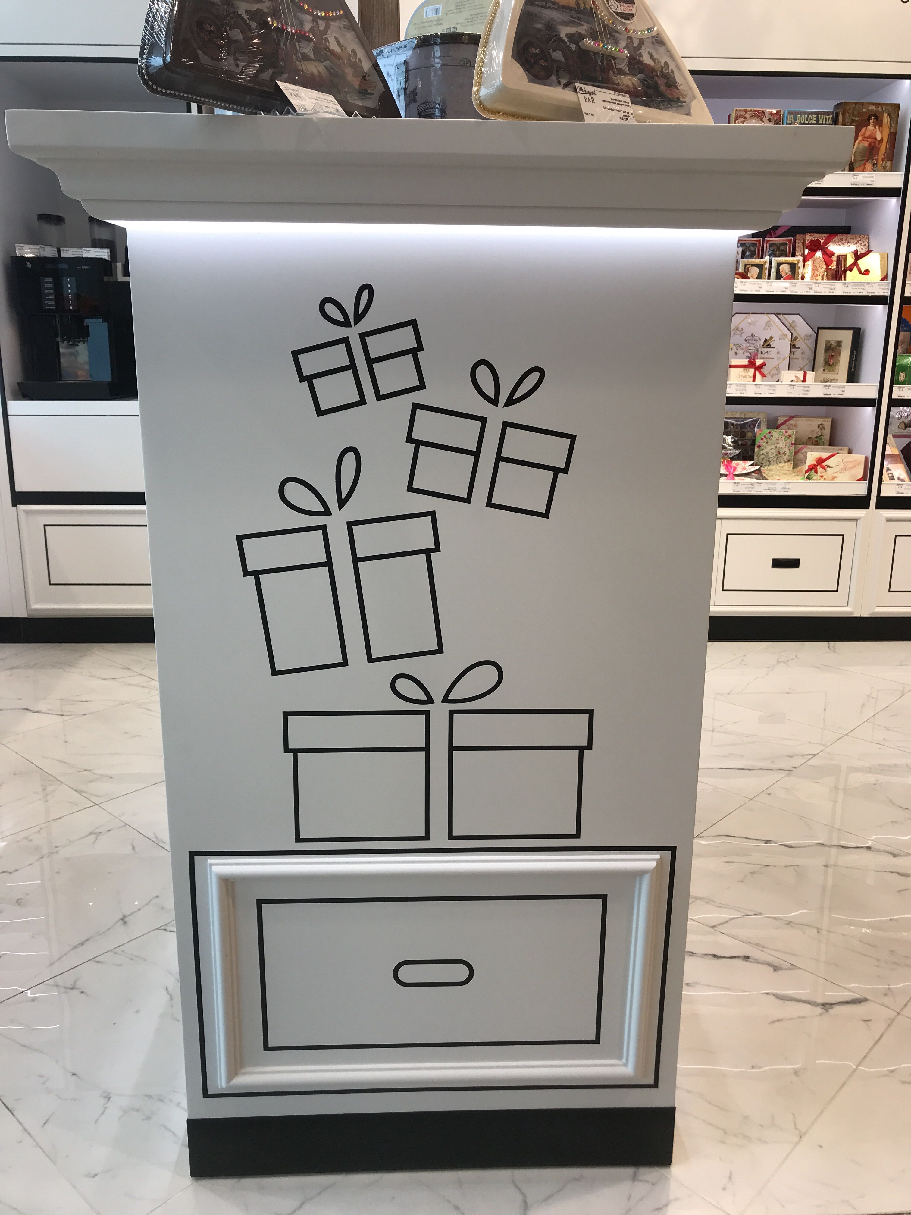 Магазин в аэропорту Домодедово Магазин в аэропорту Домодедово